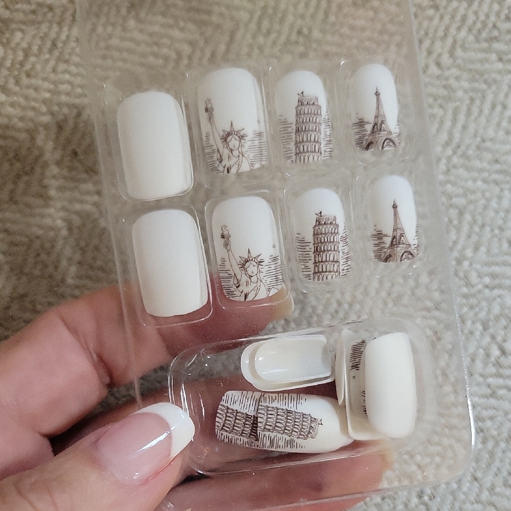 VACATION LANDMARK Press-On Nails - Picture 3 of 4